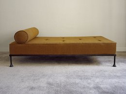 Daybed in patined iron. Loose matras.