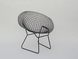 Iron wire chair. Available in black or white.